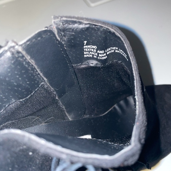 Black Booties, Ankle Boots w/ Fringe / Tassel sz 7 - Picture 4 of 5